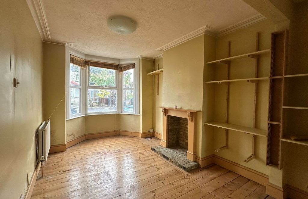 Property photo 3 of 16