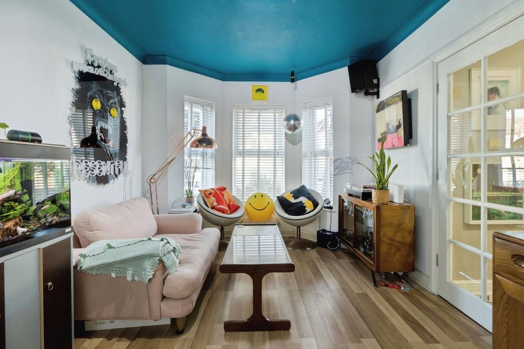 Property photo 2 of 33 Pbox-Img.Jpg