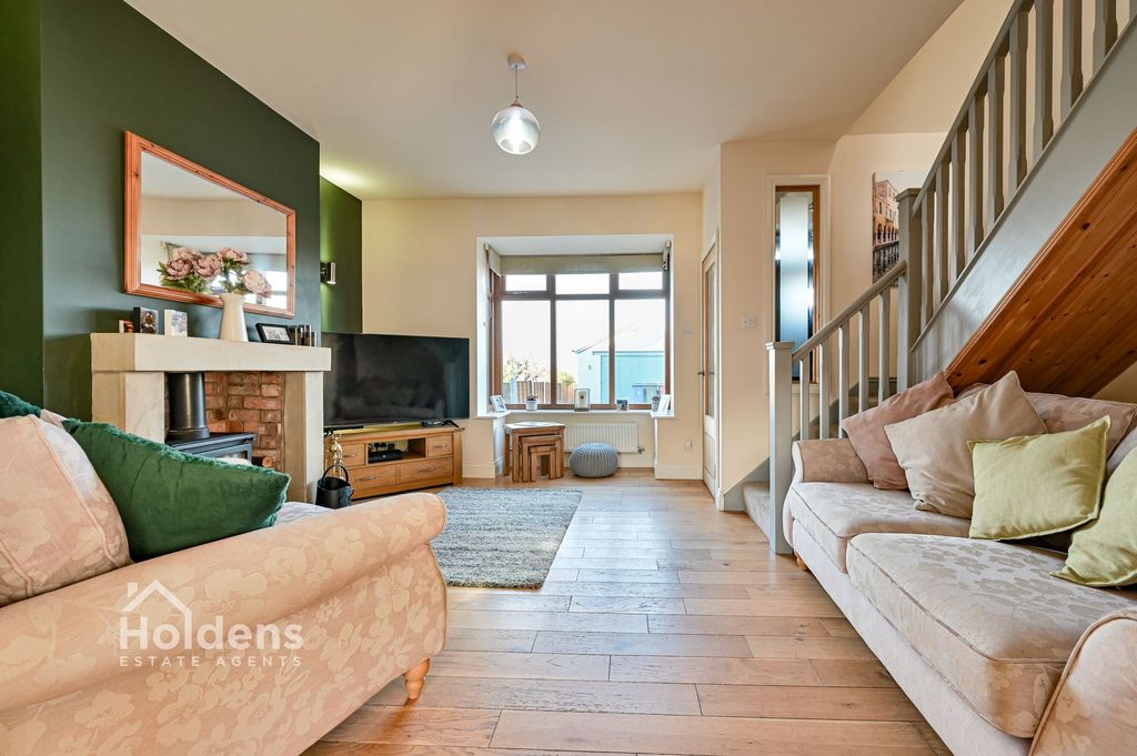 Property photo 2 of 20