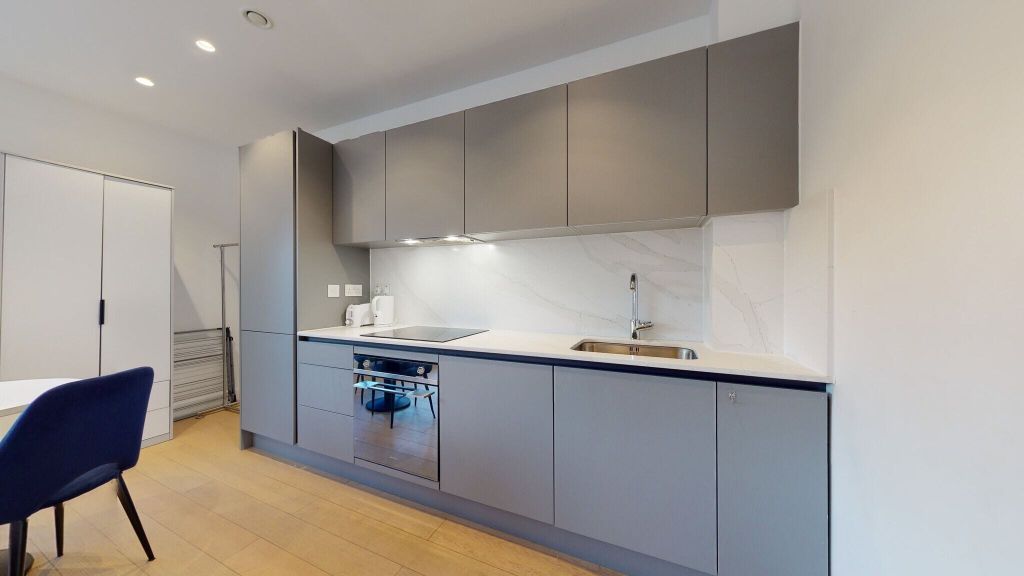 Property photo 2 of 10 Kitchen