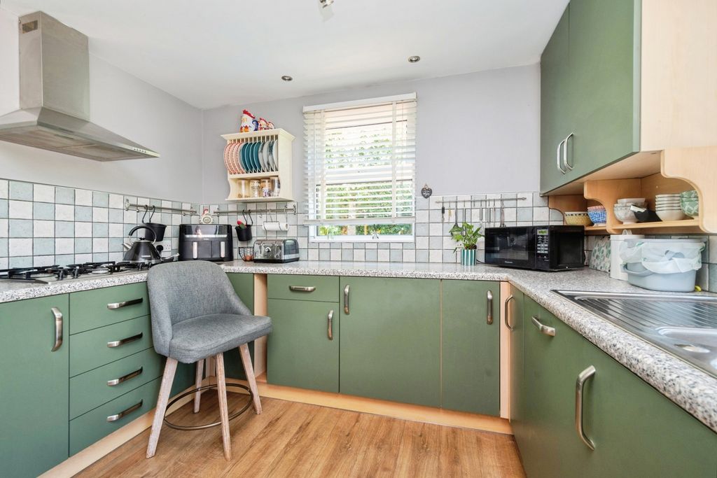 Property photo 3 of 28 Pbox-Img.Jpg