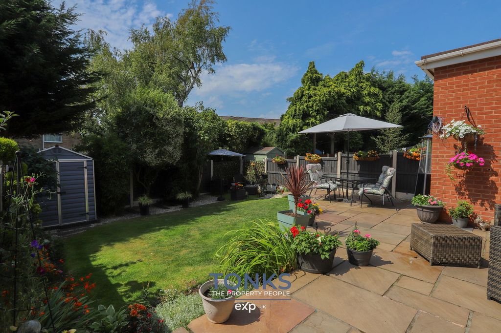 Property photo 2 of 22