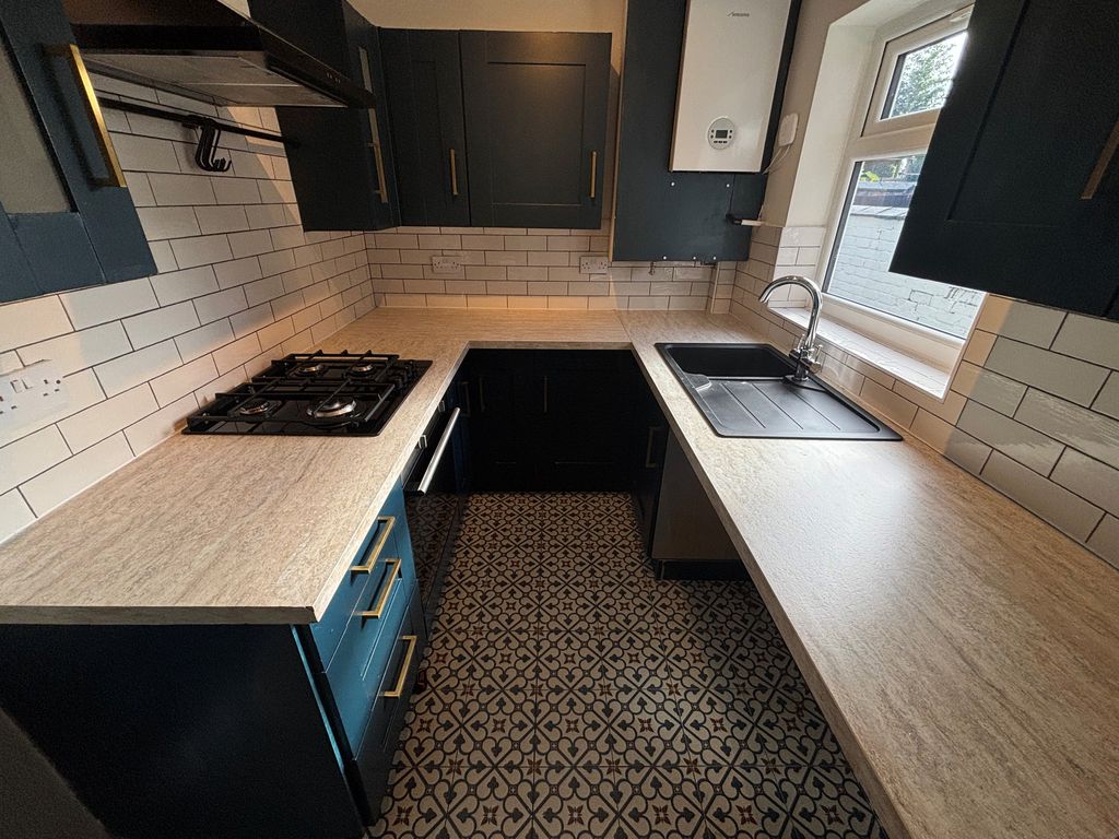 Property photo 2 of 16 Kitchen