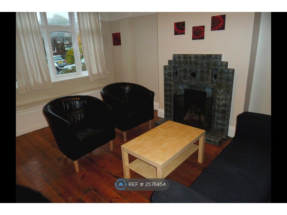 Property photo 3 of 11 Lounge