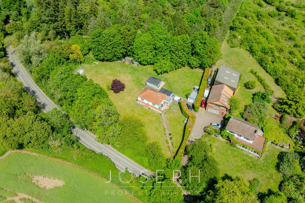 Property photo 1 of 32