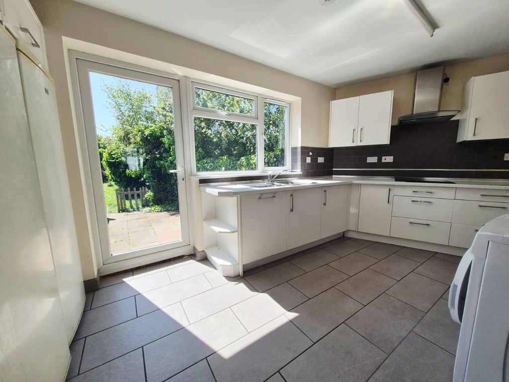Property photo 3 of 18 Gallery