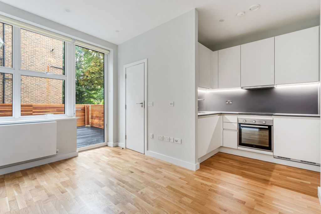 Property photo 2 of 13 Living_Room