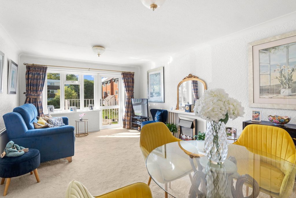 Property photo 3 of 11