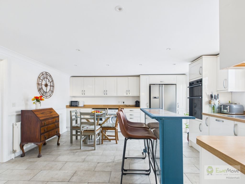 Property photo 2 of 13 Ewemove Crown Street Kitchen 3