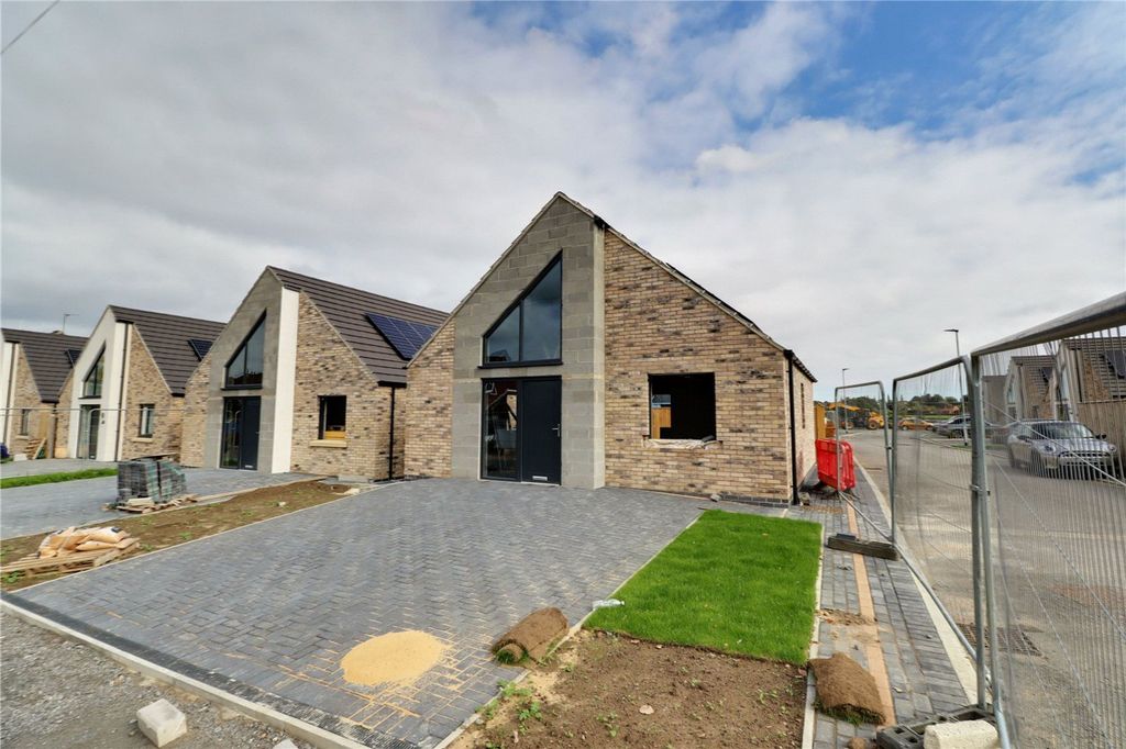 Property photo 1 of 9 Picture No. 22