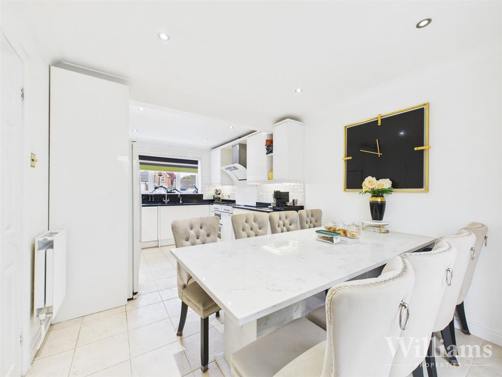 Property photo 2 of 20 Cam04950G0-Pr0134-Still027.Jpg