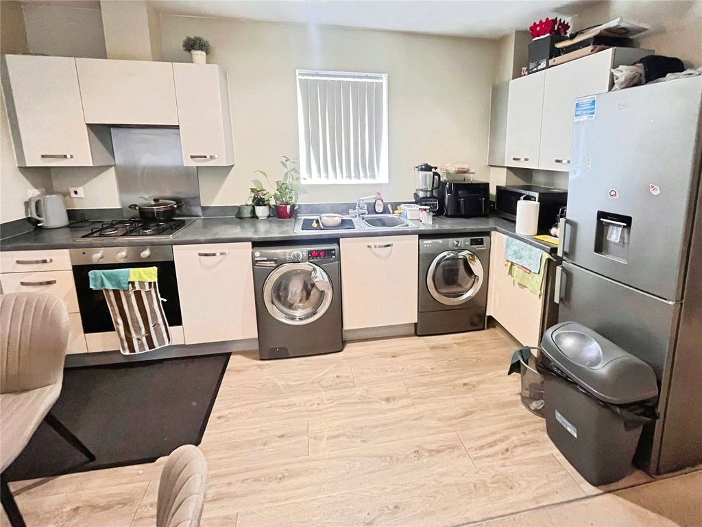 Property photo 2 of 11 Picture No. 18