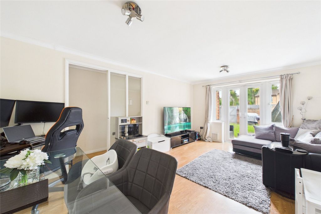 Property photo 2 of 10 Picture No. 17