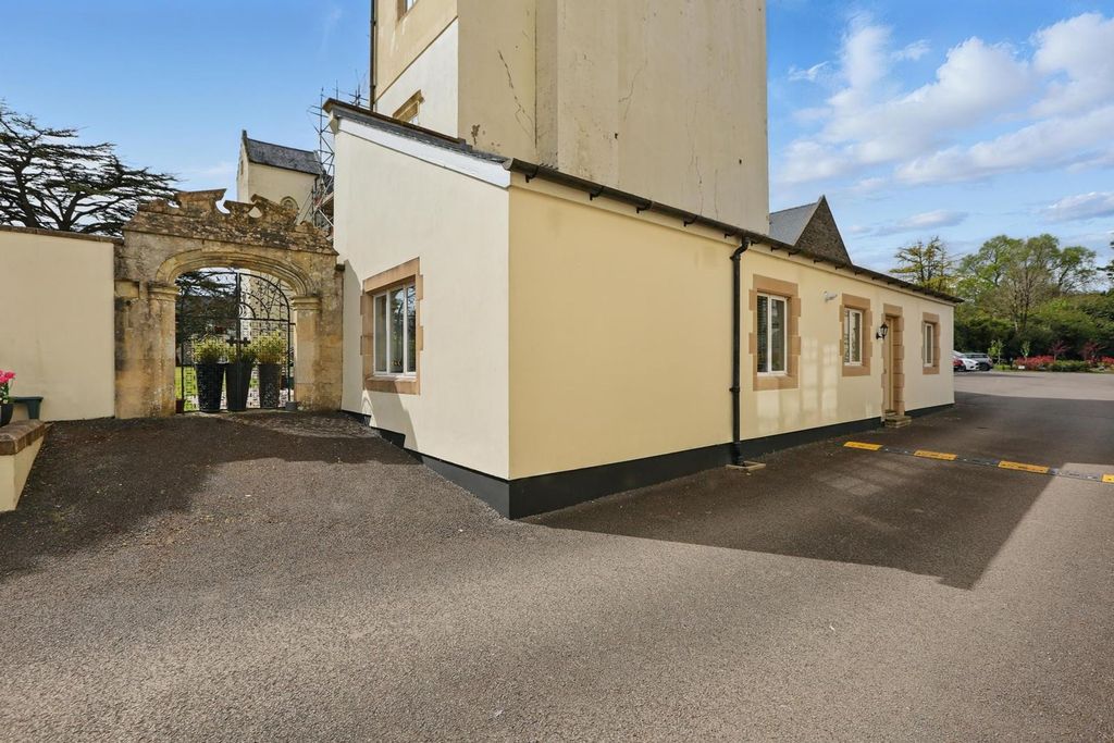 Property photo 3 of 24