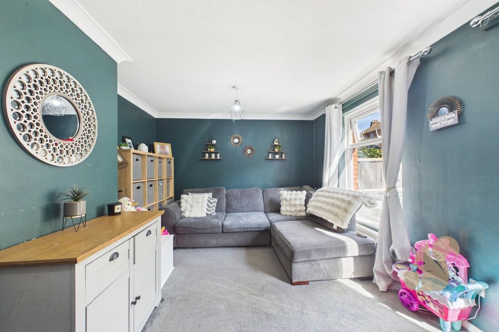 Property photo 3 of 22 Cam05565G0-Pr0055-Still015.Jpg