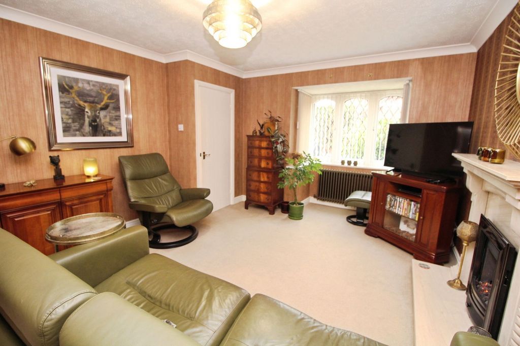 Property photo 3 of 27