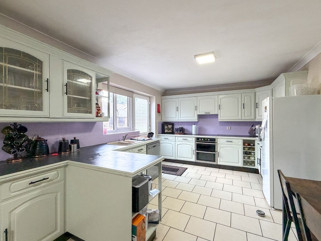 Property photo 3 of 21 5202598