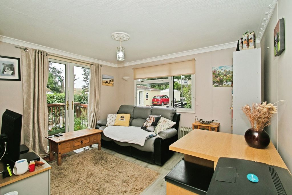 Property photo 3 of 18 Pbox-Img.Jpg