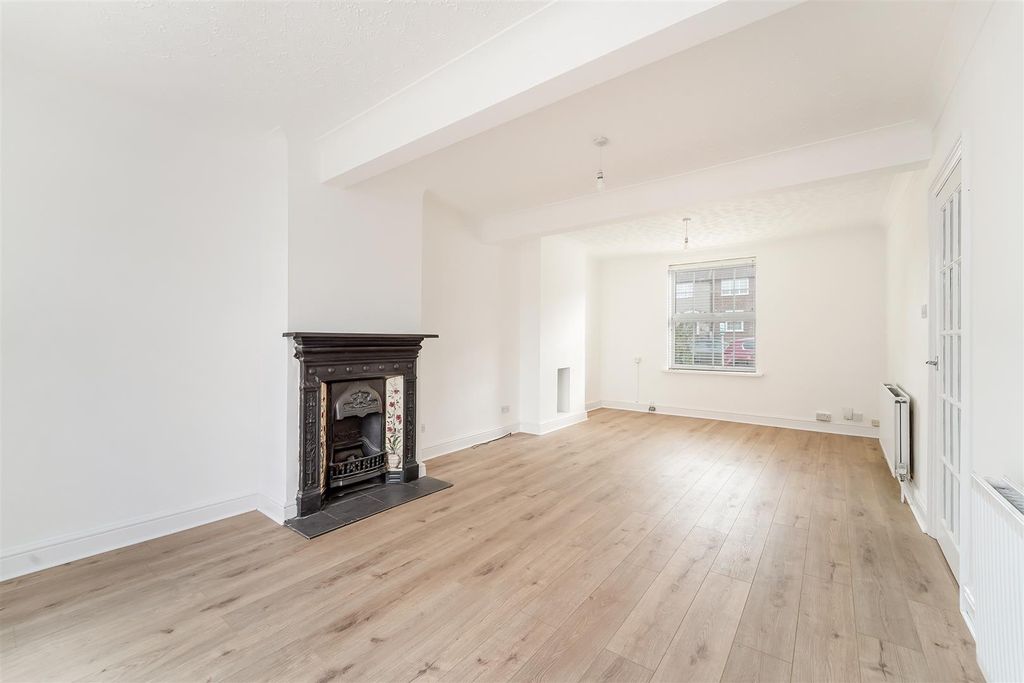 Property photo 2 of 12 5.Jpg