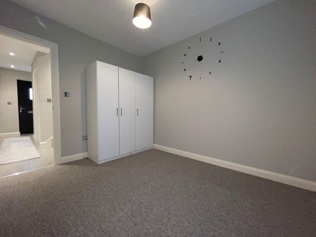 Property photo 3 of 7 Bedroom