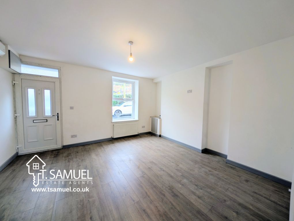 Property photo 2 of 30 Living Room