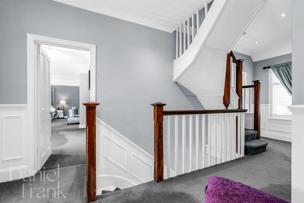 Additional image 25 of 5 bed detached house for saleThe Uplands, Loughton IG10
