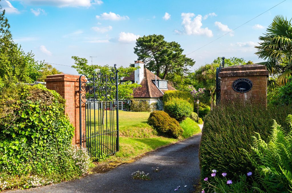 Property photo 2 of 56 Entrance