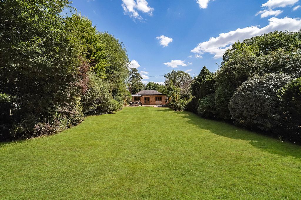 Property photo 2 of 15 Picture No. 21