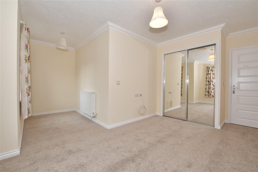 Property photo 1 of 7 Bedroom 1