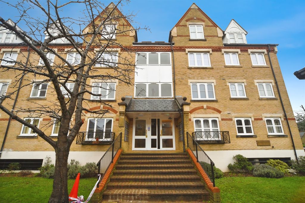 Property photo 1 of 12