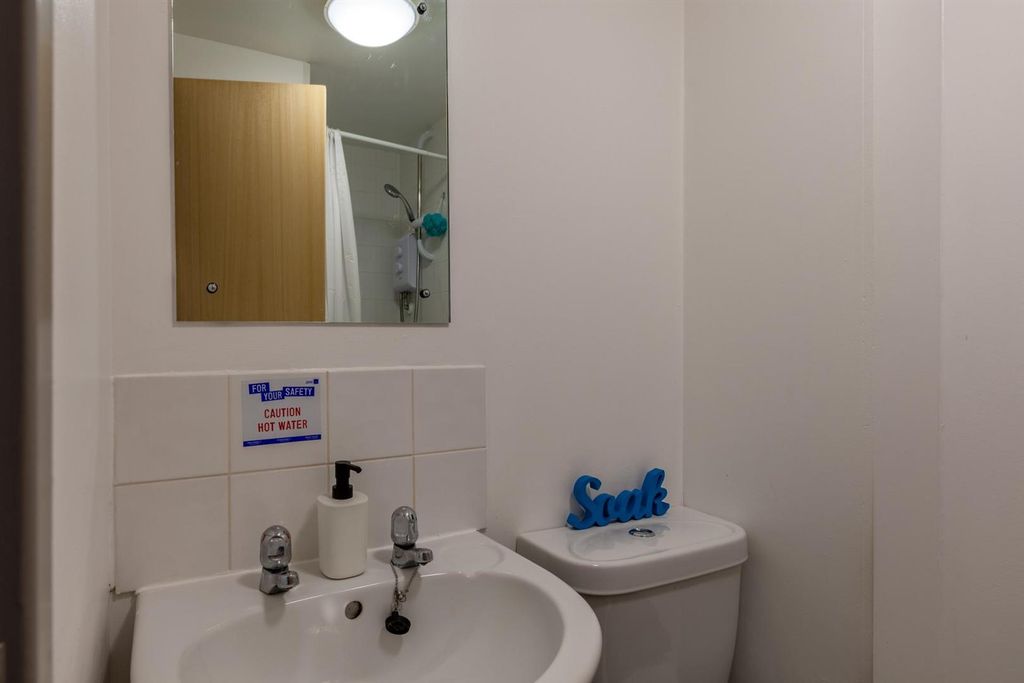 Property photo 3 of 28