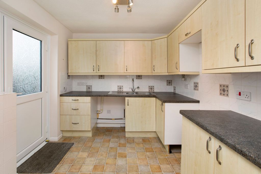 Property photo 3 of 9