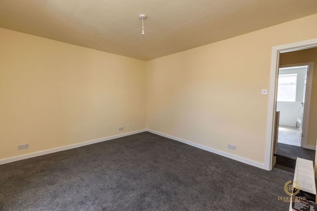 Property photo 3 of 23 Photo 12