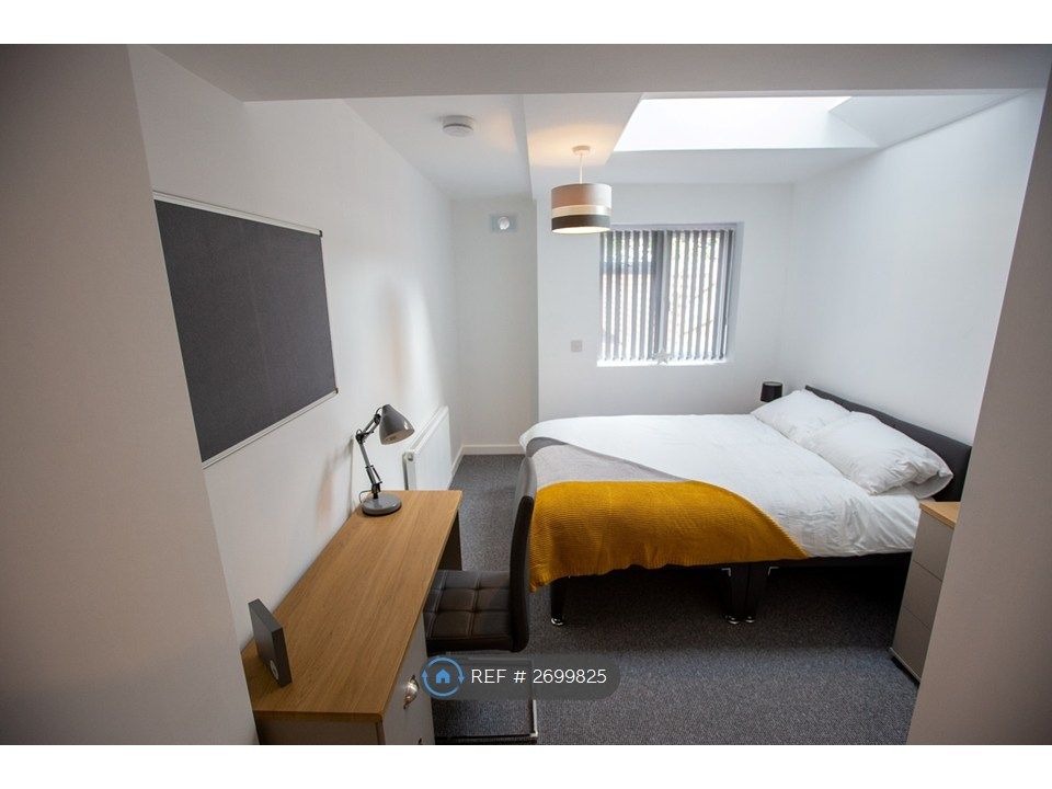 Property photo 3 of 29 Bedroom2