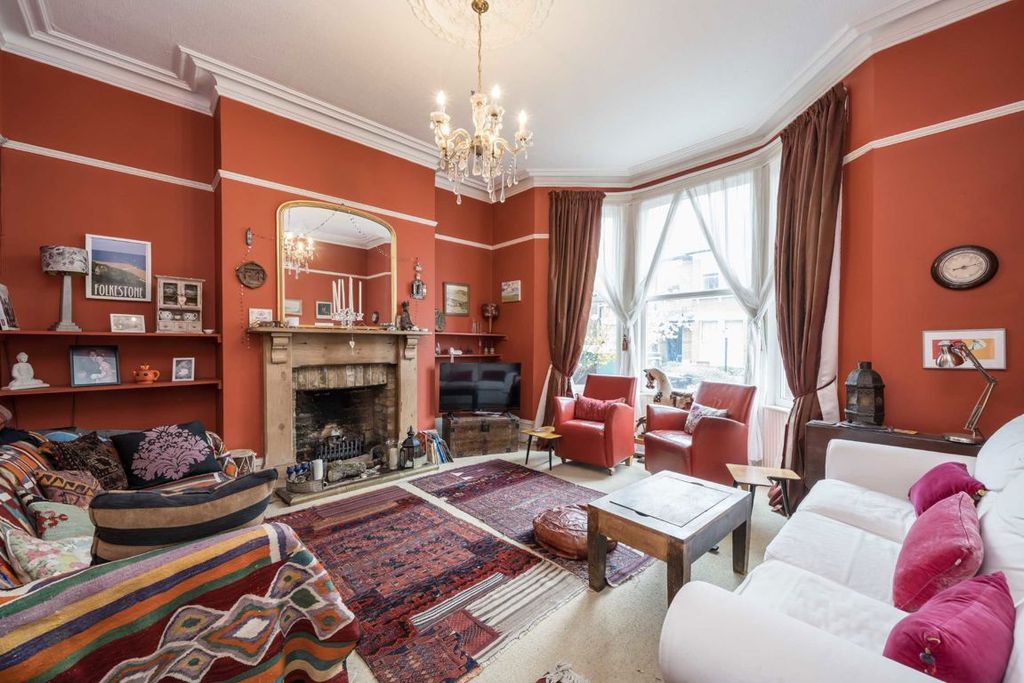 Property photo 3 of 8