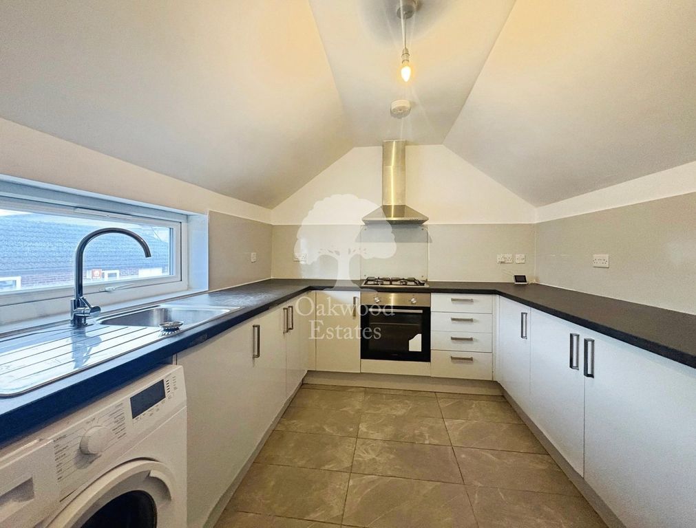 Property photo 2 of 10 Kitchen