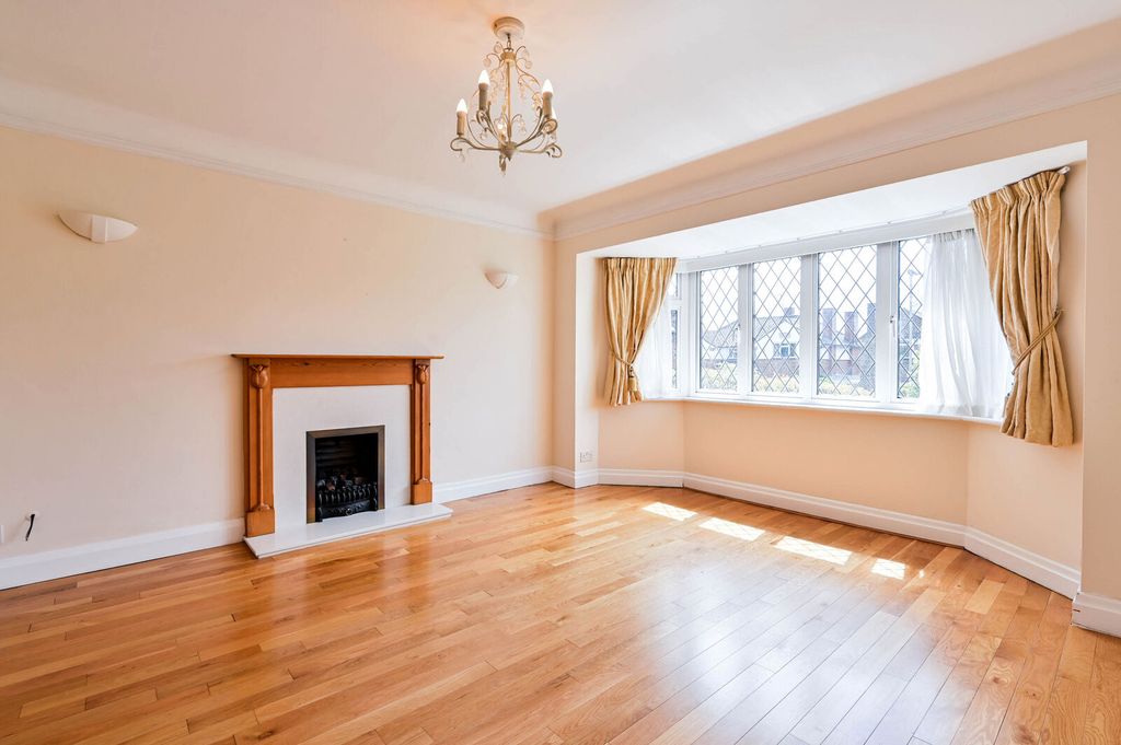 Property photo 2 of 14