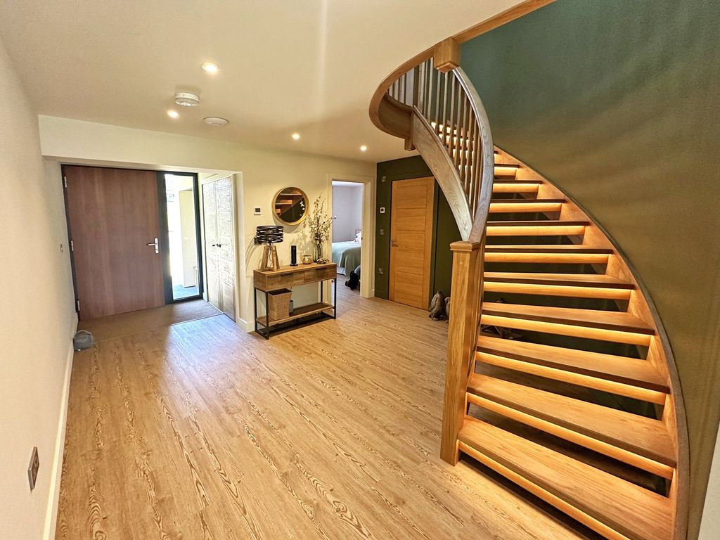 Property photo 3 of 37 Picture No. 09