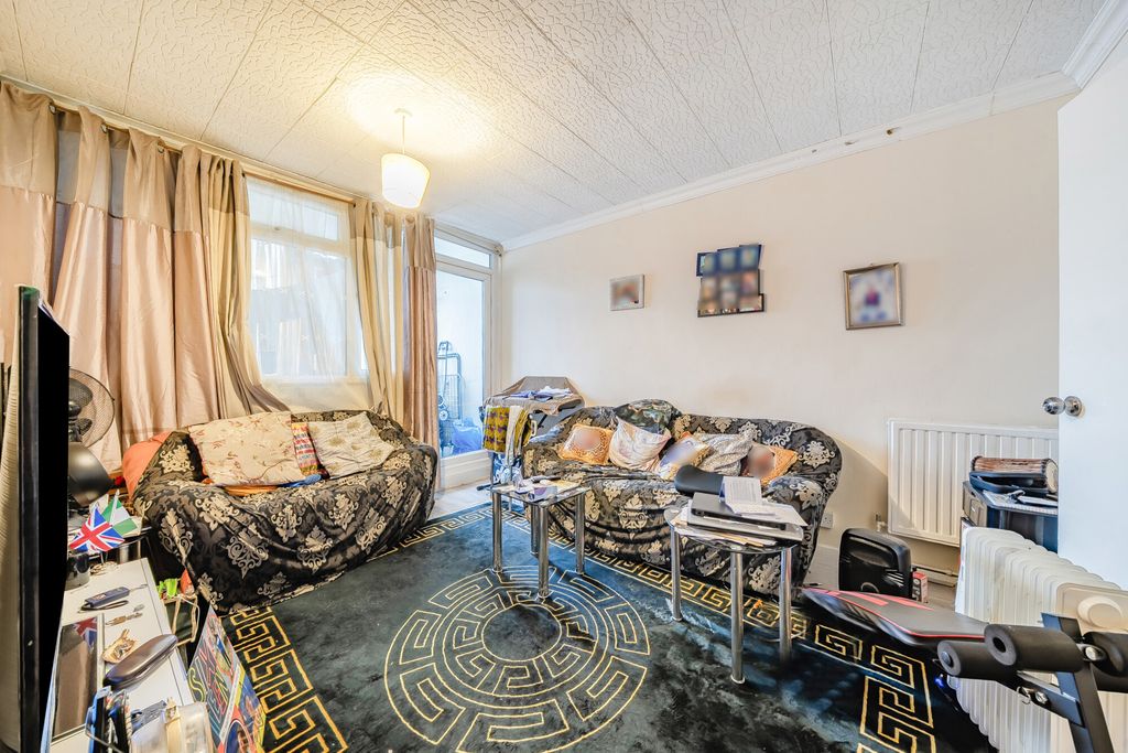 Property photo 2 of 8 1-69d61F4549F69-1...