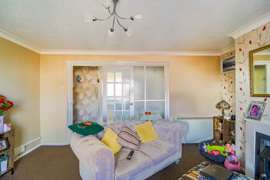 Property photo 2 of 17