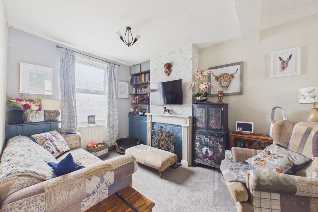 Property photo 2 of 9