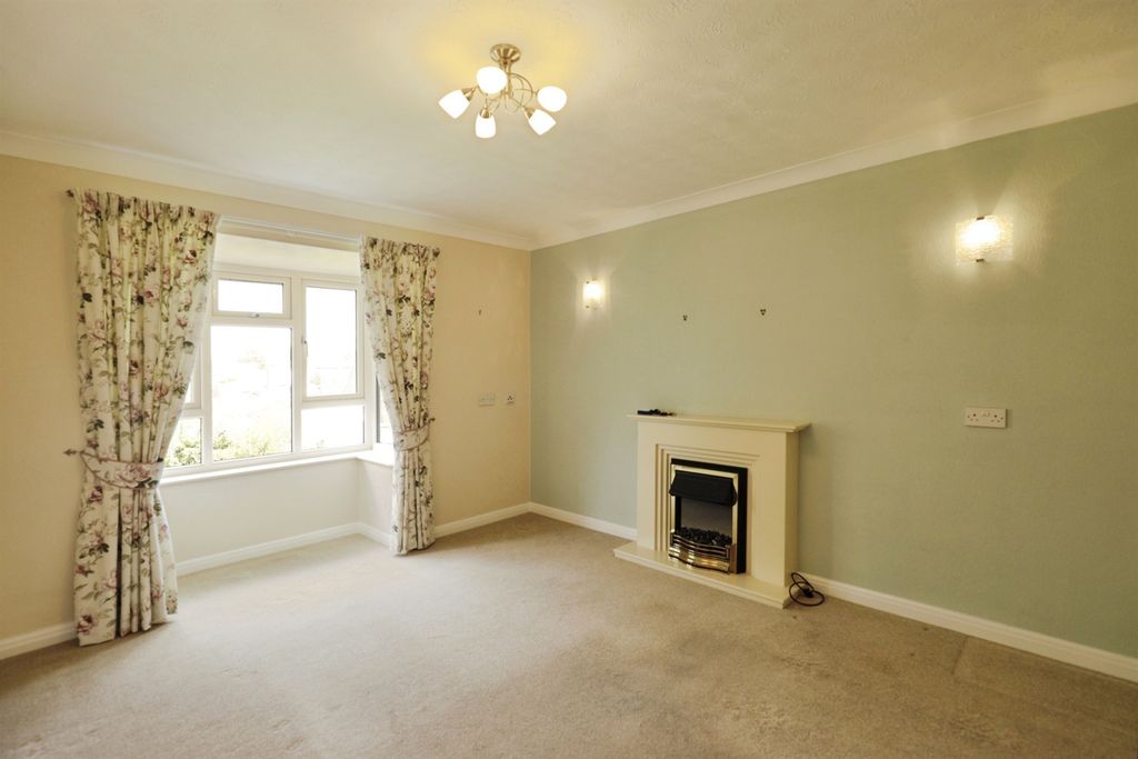 Property photo 3 of 17