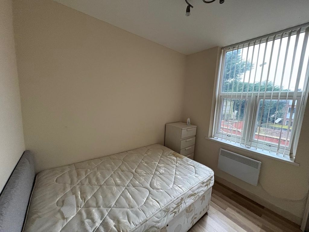 Property photo 3 of 6 Bedroom