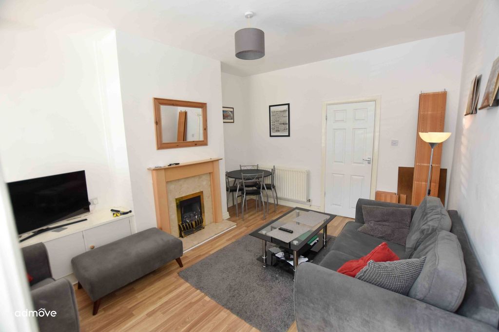 Property photo 2 of 9 Photo 5