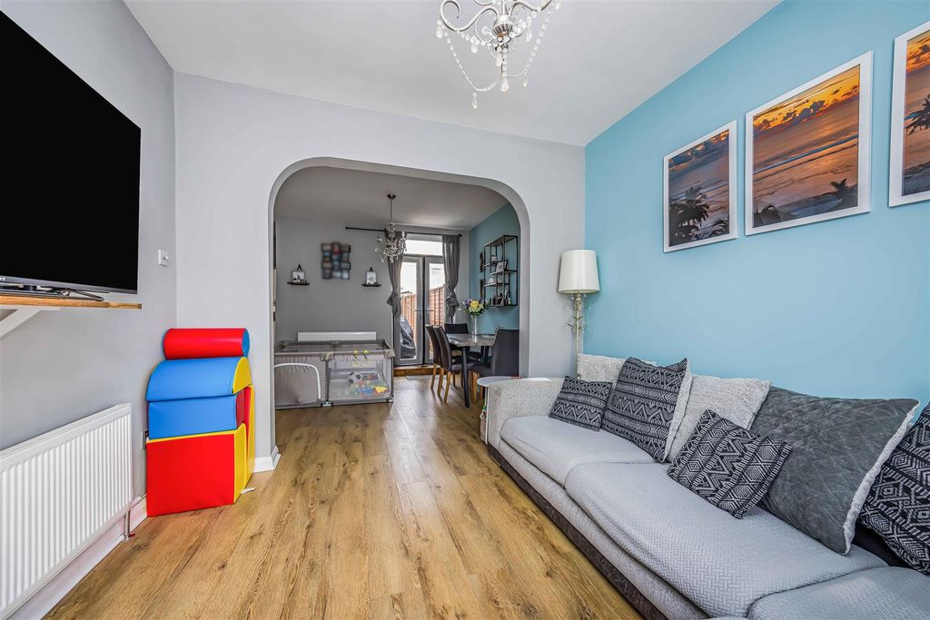 Property photo 2 of 20 21 Toronto Road, Fratton-Small-Porticomarketing-So