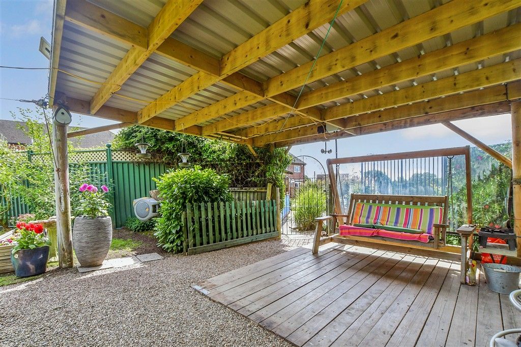 Property photo 1 of 17 Patio / Decking