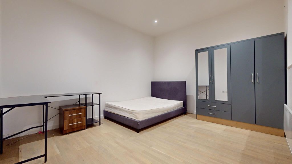 Property photo 3 of 12 Bedroom