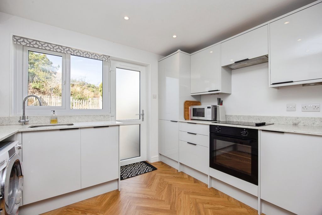 Property photo 3 of 11 Pbox-Img.Jpg