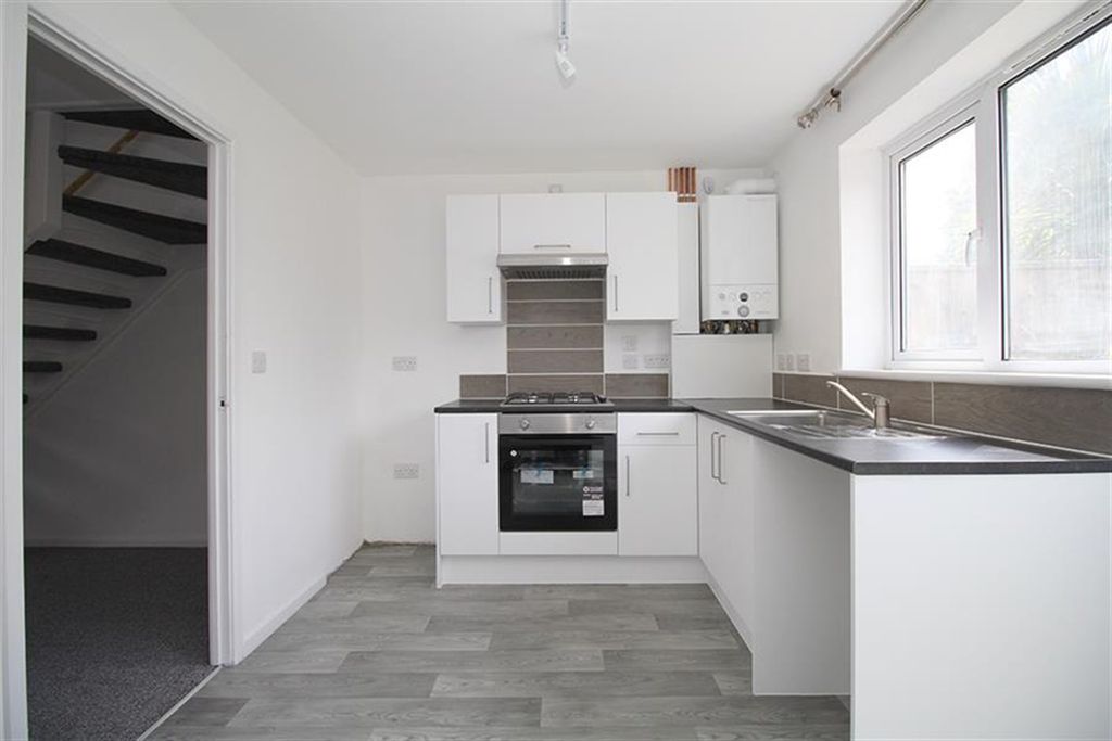 Property photo 2 of 24 Kitchen