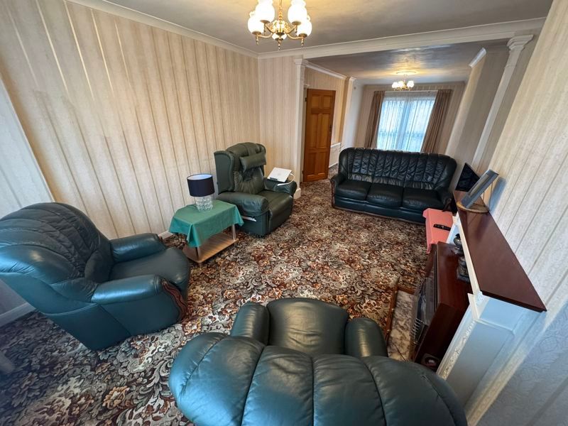 Property photo 3 of 12 Photo 7